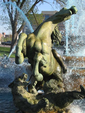 images%2Fslides%2F008_KCfountain