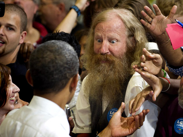 images%2Fslides%2F25_People_Excited_To_See_Obama_10