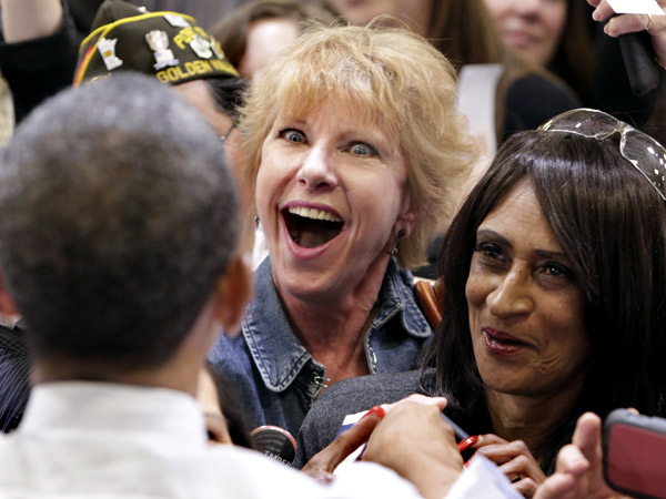images%2Fslides%2F25_People_Excited_To_See_Obama_11
